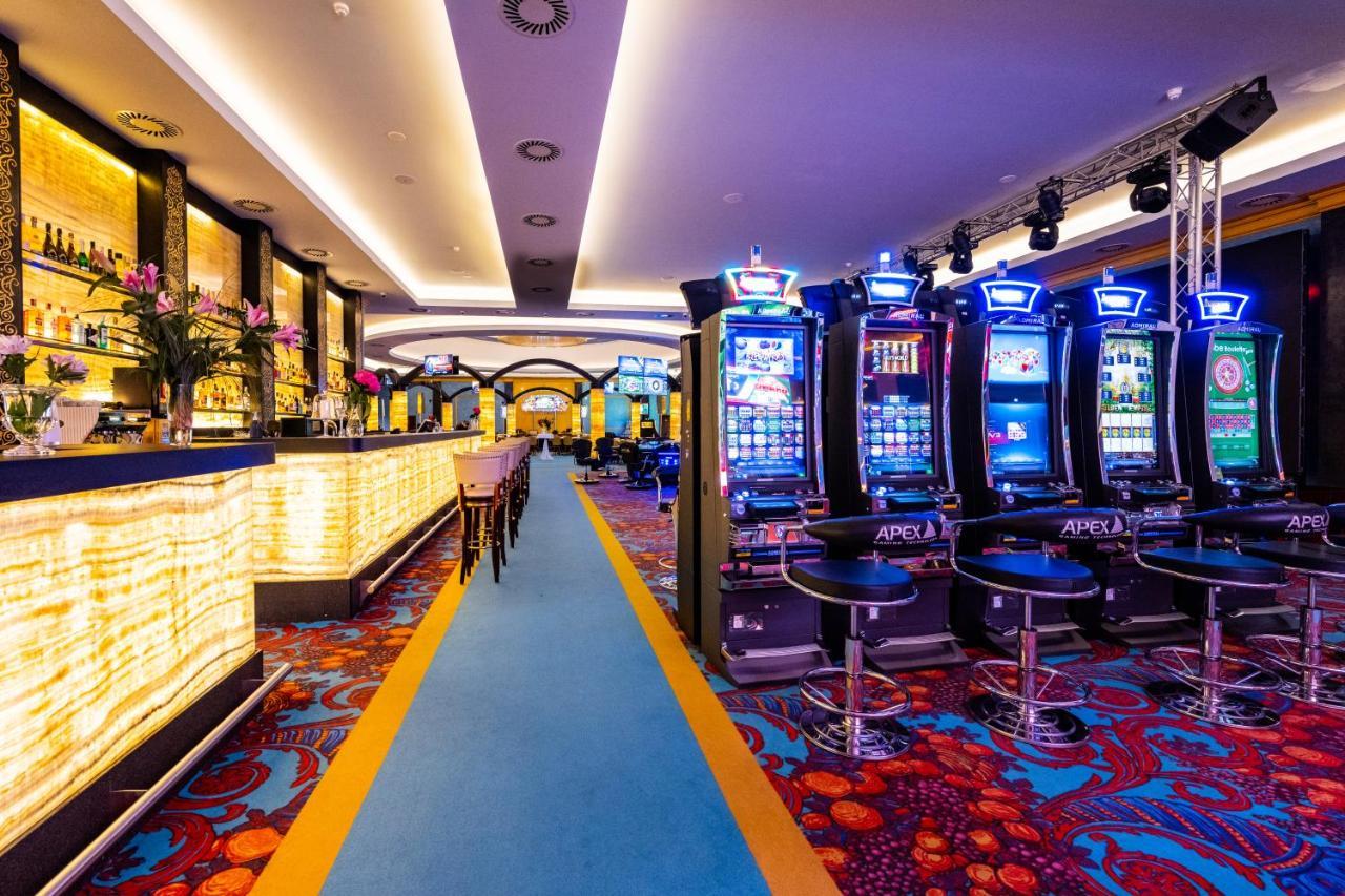 Imperial Casino Strazny Hotel ภายนอก รูปภาพ